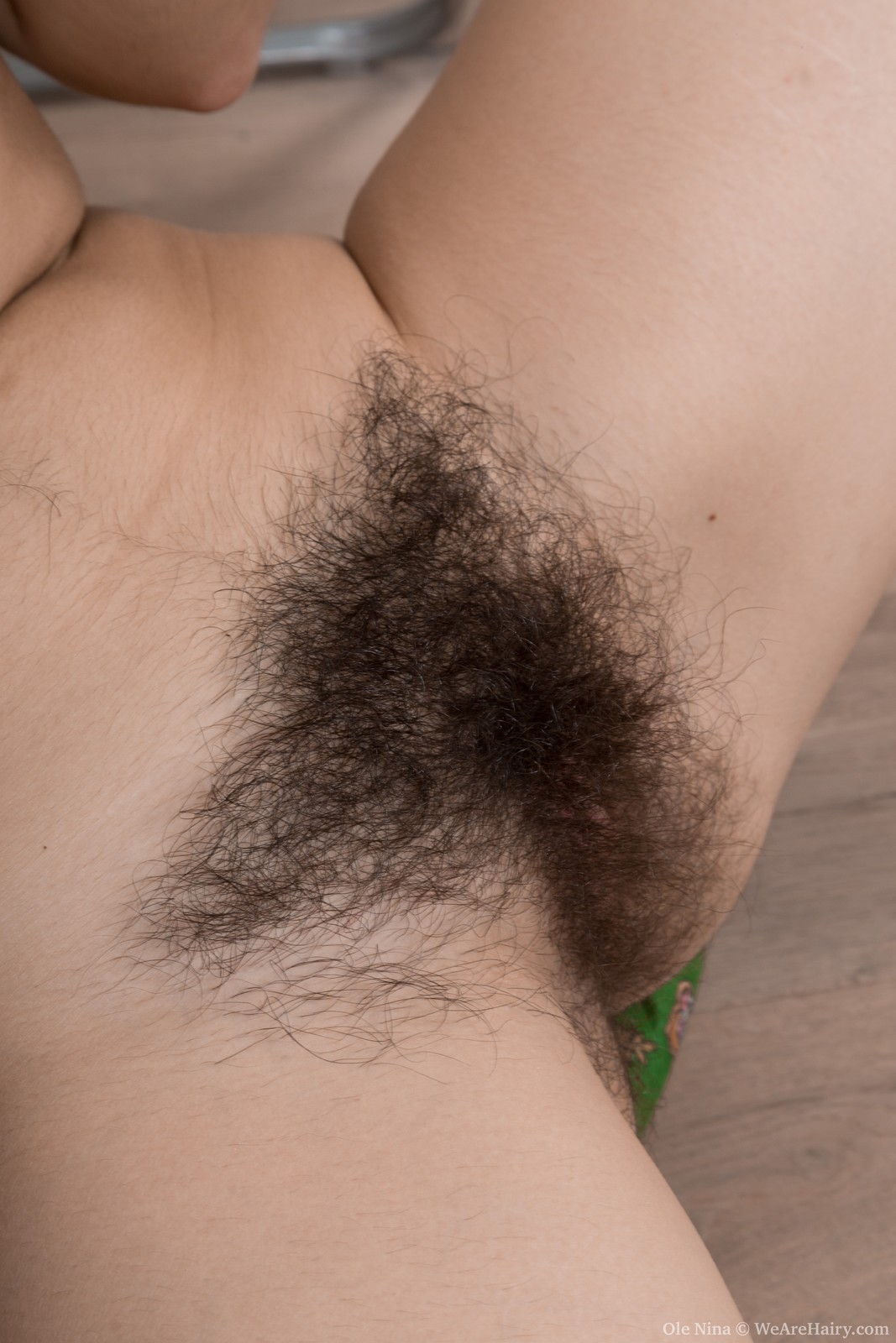 OleNina_BlackShortsWhiteTop_095