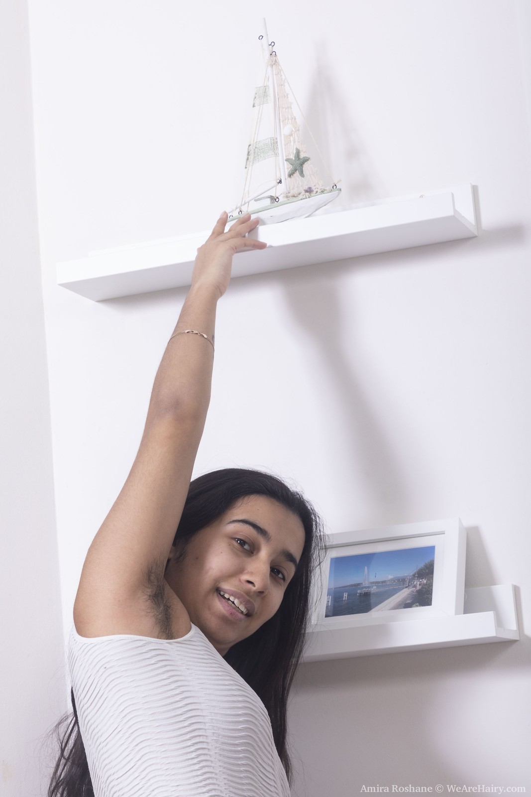 AmiraRoshane_WhiteDressYellowPillow_003